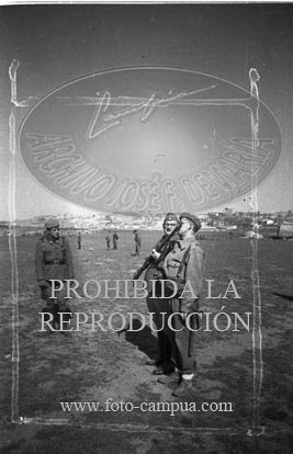 Ejercicios de tiro en la Academia Alfereces Provisionales de Avila