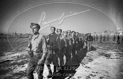 Ejercicios de tiro en la Academia Alfereces Provisionales de Avila