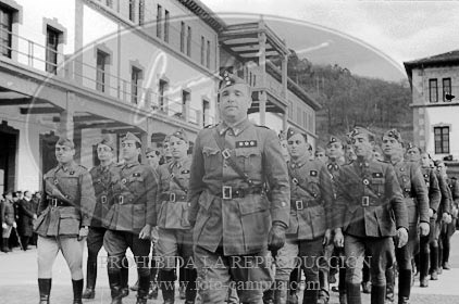 Jura de Bandera en la Academia de Alféreces Provisionales de Avila