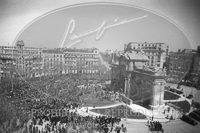 Misa por la victoria en la Puerta de Alcalá de Madrid