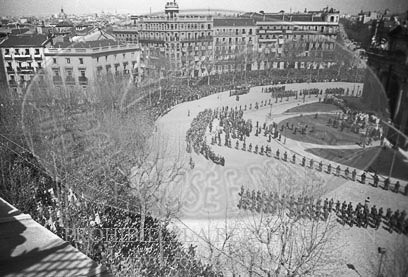 Misa por la victoria en la Puerta de Alcalá de Madrid