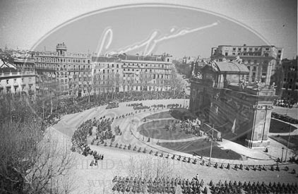 Misa por la victoria en la Puerta de Alcalá de Madrid