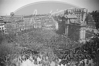 Misa por la victoria en la Puerta de Alcalá de Madrid