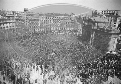 Misa por la victoria en la Puerta de Alcalá de Madrid