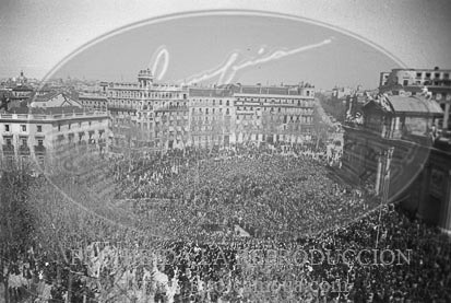 Misa por la victoria en la Puerta de Alcalá de Madrid