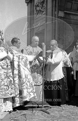 Misa por la victoria en la Puerta de Alcalá de Madrid