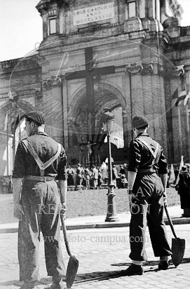 Misa por la victoria en la Puerta de Alcalá de Madrid
