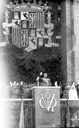 Imposicion de la Laureada a Franco