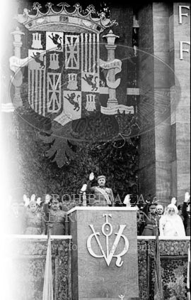 Imposicion de la Laureada a Franco