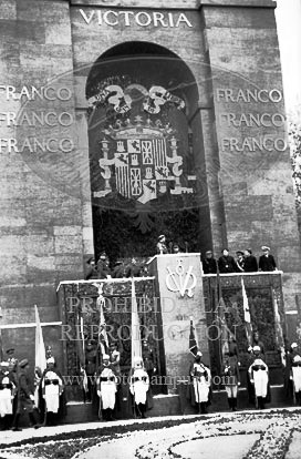 Imposicion de la Laureada a Franco