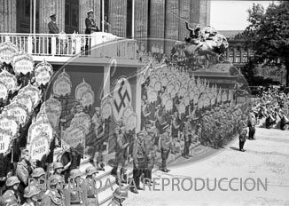 Formacion de la Legión Condor. Homenaje en berlin