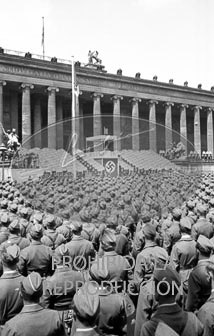 Formacion de la Legión Condor. Homenaje en berlin
