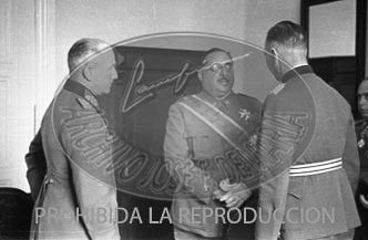 Imposición de condecoraciones