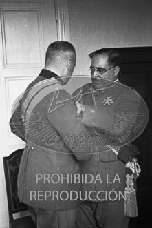 Imposición de condecoraciones