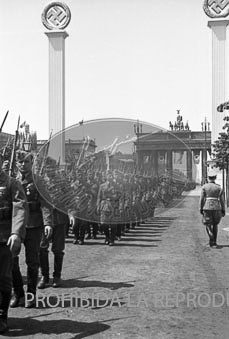 Desfile de la Legión Cóndor en Berlin