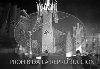 Berlin de noche se enganala para el regreso de la Legión Cóndor