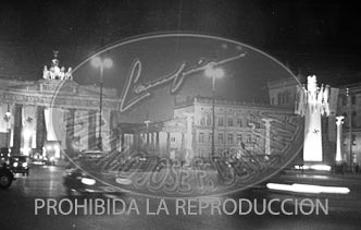 Berlin de noche se enganala para el regreso de la Legión Cóndor