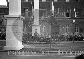 Berlin de noche se enganala para el regreso de la Legión Cóndor