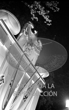 Berlin de noche se enganala para el regreso de la Legión Cóndor