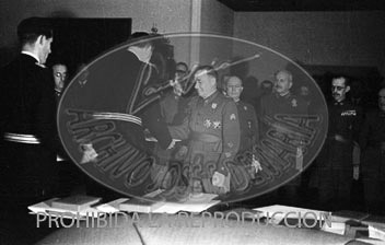 Reunion en el Pardo, condecoraciones