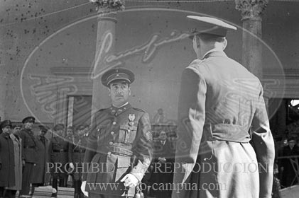 Actos en honor de los defensores del Alcazar de Toledo, presididos por el general García Valiño