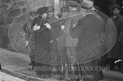 Actos en honor de los defensores del Alcazar de Toledo, presididos por el general García Valiño