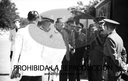 Desfile primer aniversario de la liberación de Madrid