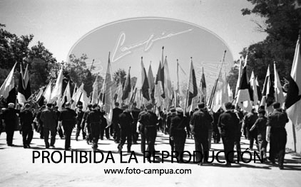 Desfile primer aniversario de la liberación de Madrid