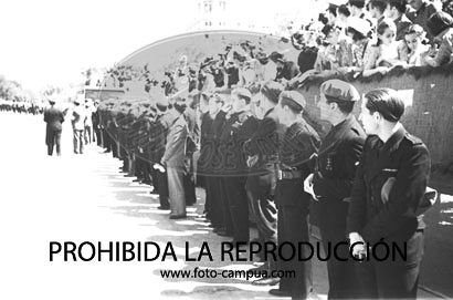 Desfile primer aniversario de la liberación de Madrid