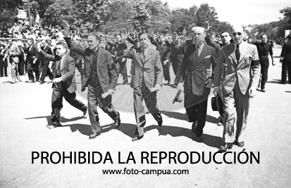 Desfile primer aniversario de la liberación de Madrid