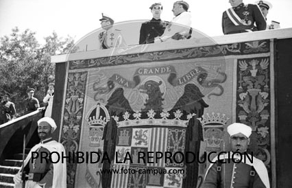 Desfile primer aniversario de la liberación de Madrid