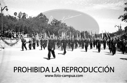 Desfile primer aniversario de la liberación de Madrid