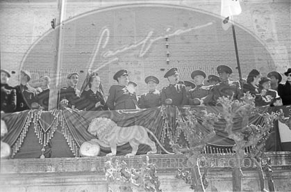 Entrega de guión al Regimiento de Caballeria Farnesio