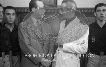 El General Peron Presidente Honorario de Falange Española