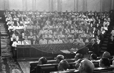 Franco en Las Cortes, manifestación de apoyo