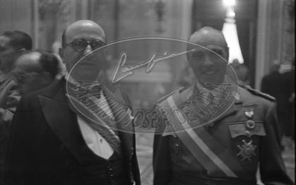 Franco en Las Cortes, manifestación de apoyo