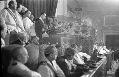 Franco en Las Cortes, manifestación de apoyo