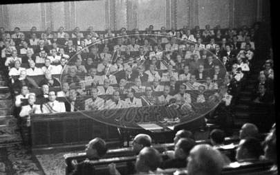 Franco en Las Cortes, manifestación de apoyo