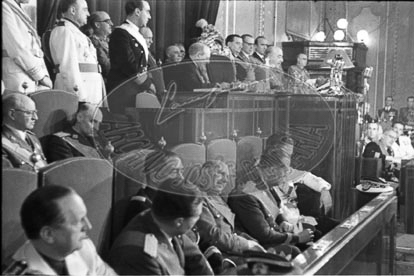 Franco en Las Cortes, manifestación de apoyo