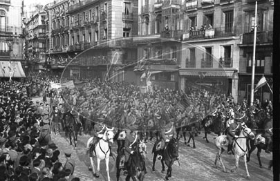Franco en Las Cortes, manifestación de apoyo