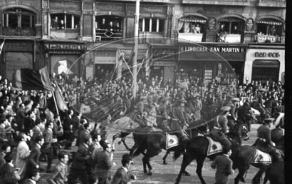 Franco en Las Cortes, manifestación de apoyo