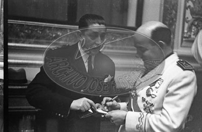 Franco en Las Cortes, manifestación de apoyo