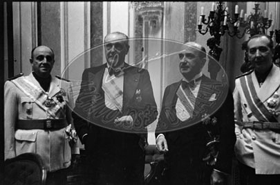 Franco en Las Cortes, manifestación de apoyo