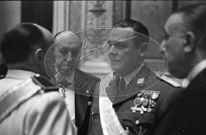 Franco en Las Cortes, manifestación de apoyo