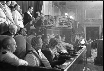 Franco en Las Cortes, manifestación de apoyo