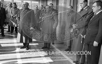 Franco inaugura el hospital de Guadarrama