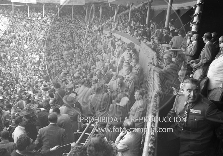 Corrida de Toros en Barcelona en honor a Franco