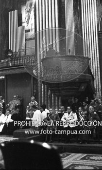 Franco visita la Catedral de Vic