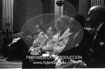 Franco visita la Catedral de Vic