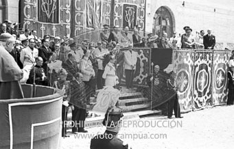 Franco visita la Catedral de Vic